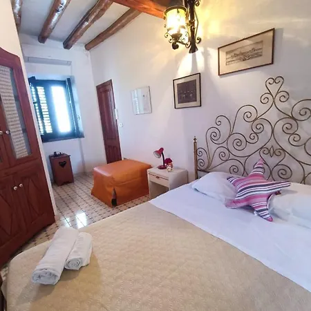 Ingrid Romantic House