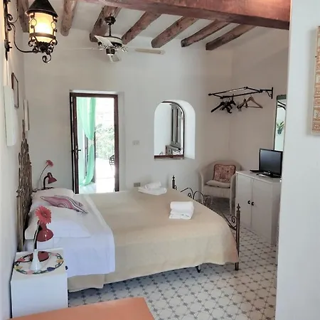 Ingrid Romantic House Stromboli