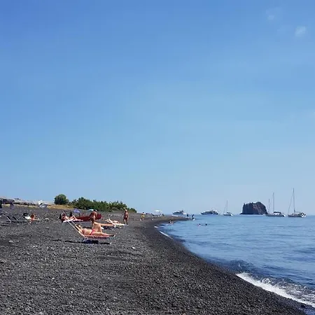 Ingrid Romantic House Apartament Stromboli