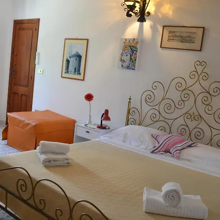 Ingrid Romantic House Stromboli